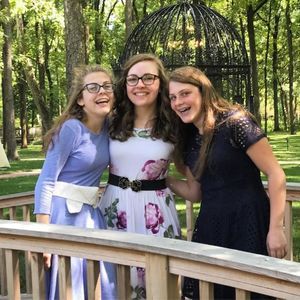 Meet your Posher, Leah